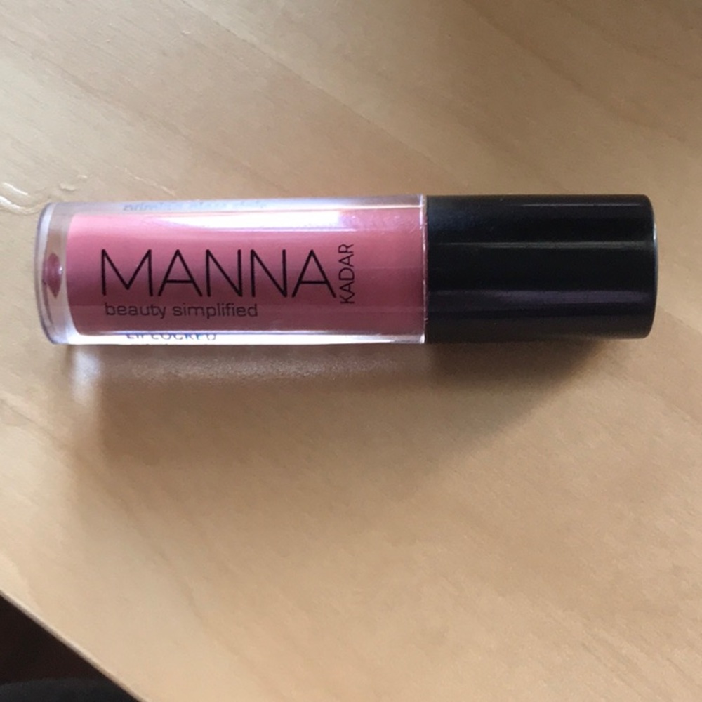 Manna kadar lip stick